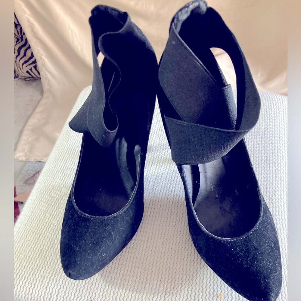 Black dressy suede pumps with criss cross elastic front wide strap, size 8